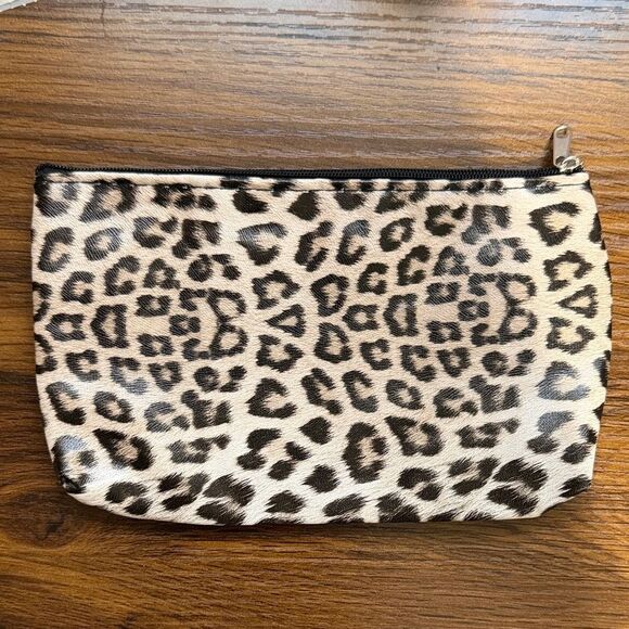 Handbags - Leopard Print Zip Pouch